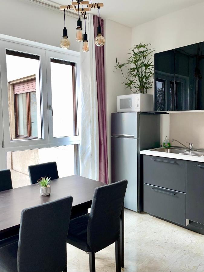 The White House, Modern Apartment In Center Milaan Buitenkant foto