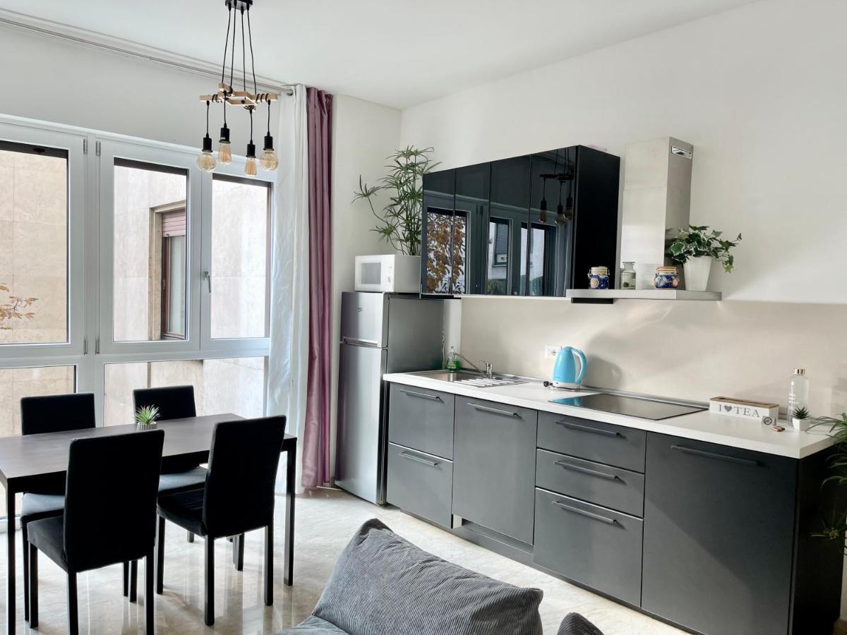 The White House, Modern Apartment In Center Milaan Buitenkant foto